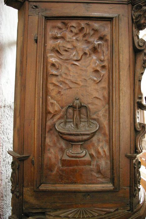 buffet, détail d’un bas-relief