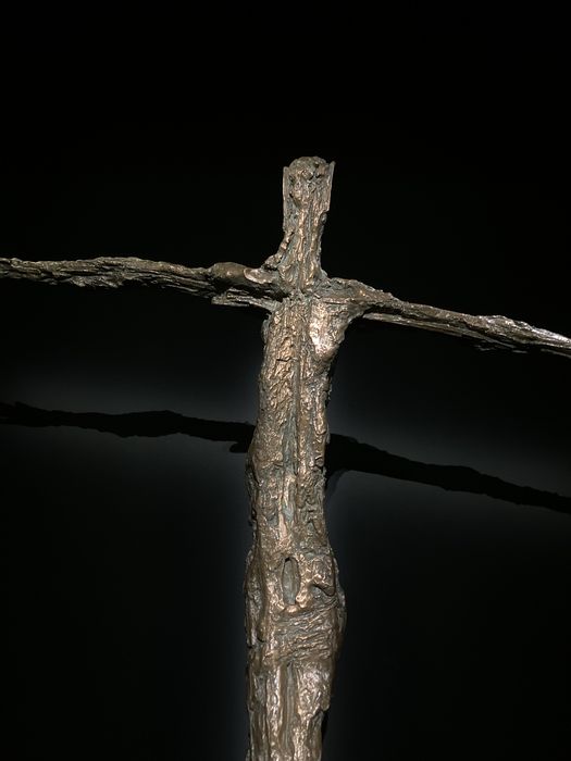 statue : Christ en croix