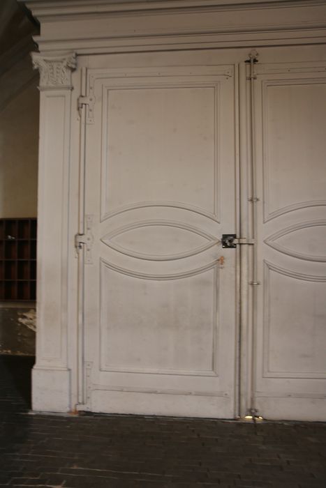 tambour de porte, vue partielle