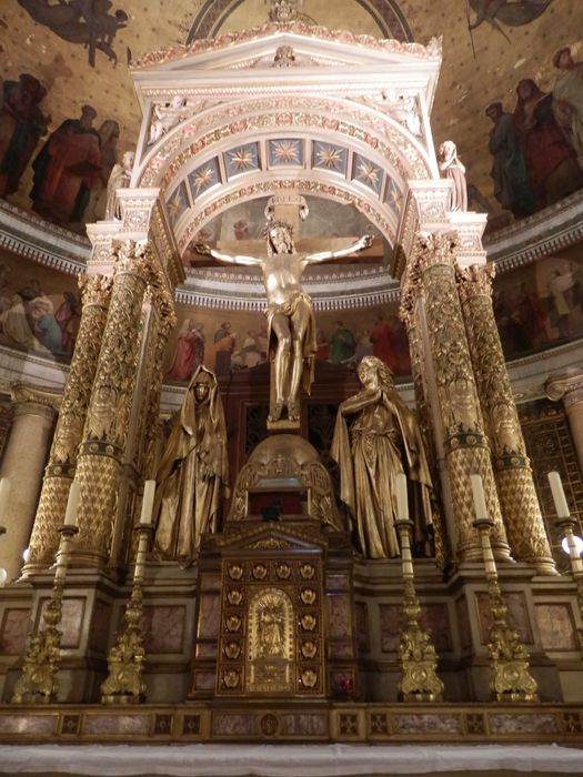 calvaire (statues) : Christ en croix entre la Vierge et saint Jean