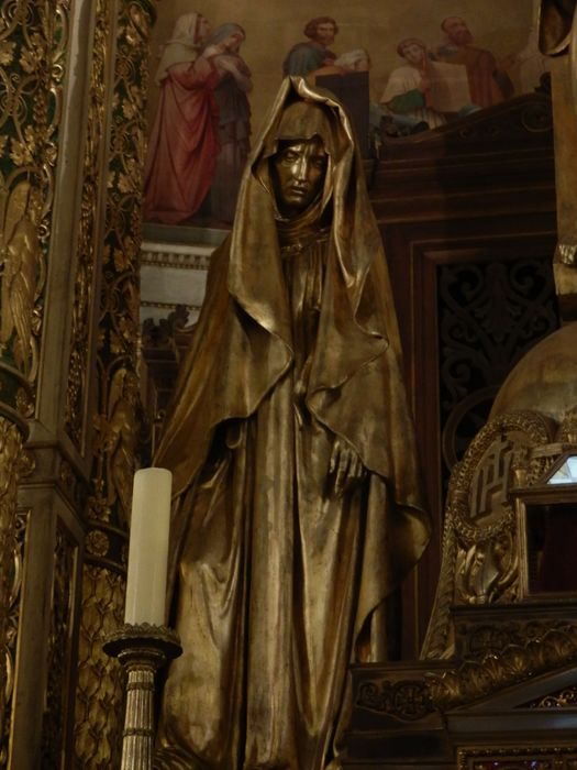 statue : Vierge du calvaire, vue partielle