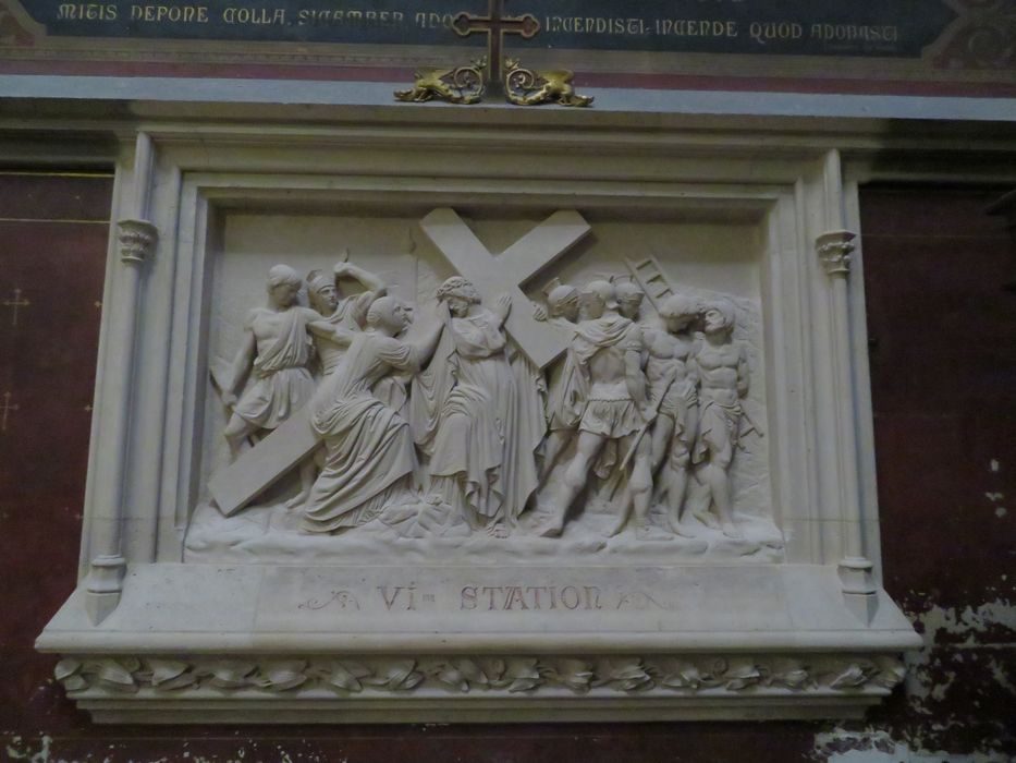 chemin de croix : 6e station, sainte Véronique essuie le visage de Jésus