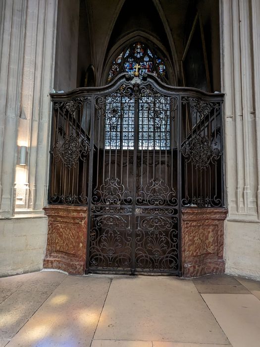 porte de la sacristie des mariages