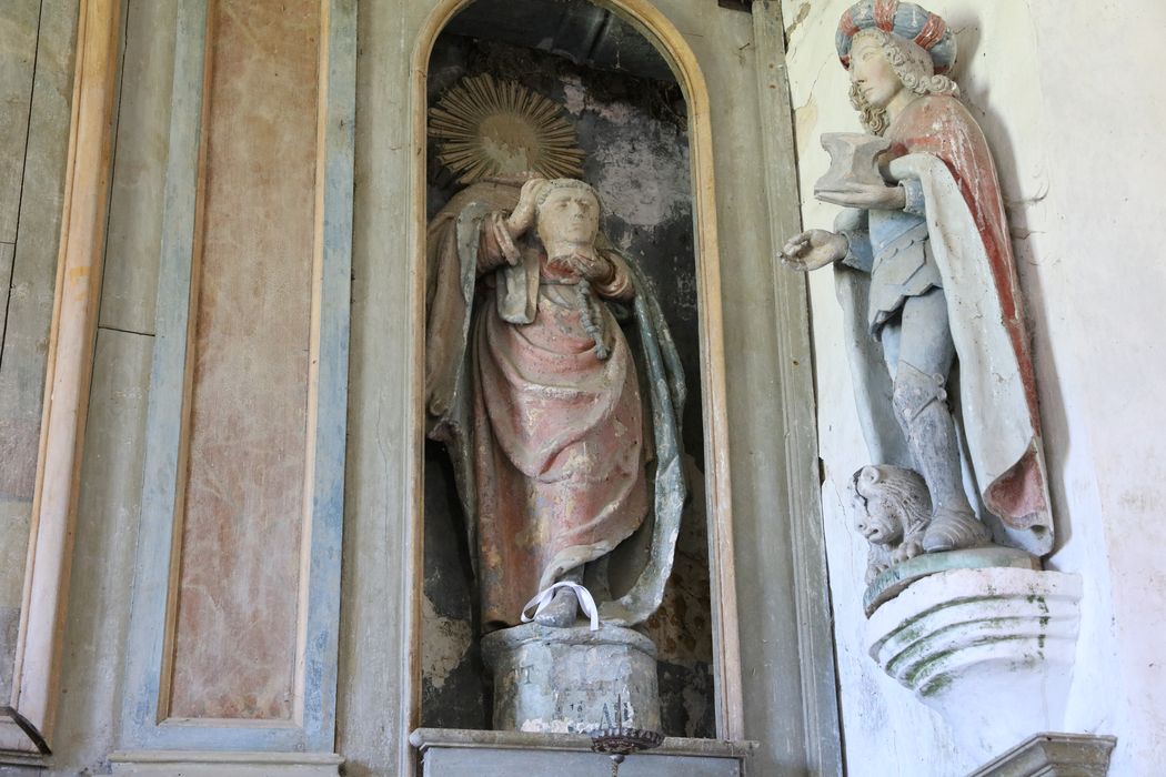 statues : Saint Clair (à gauche), saint Adrien (à droite)