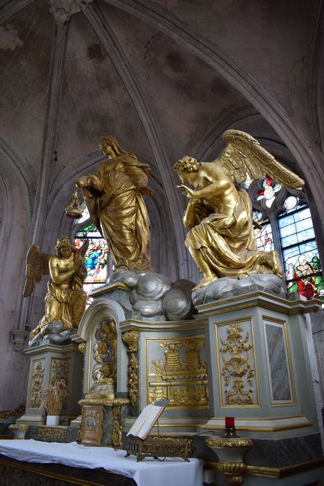 statues : Vierge, anges adorateurs