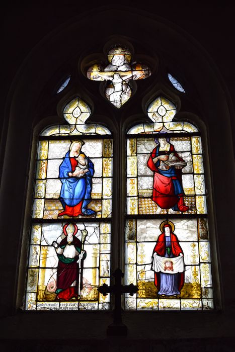 verrière : Trinité, Vierge à l'Enfant, saint Jean-Baptiste, un évêque, sainte Véronique (baie 10)