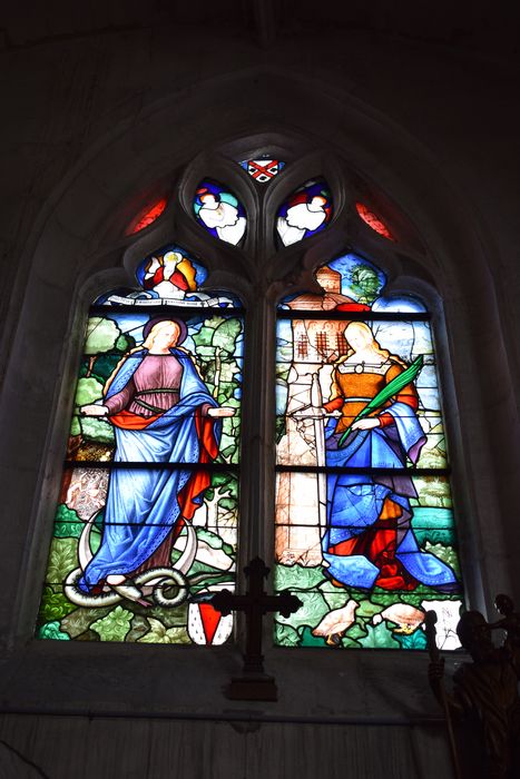 verrière : Sainte Barbe, l'Immaculée Conception, blasons (baie 7)