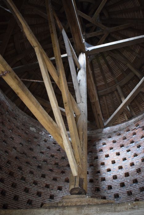 pigeonnier, axe central
