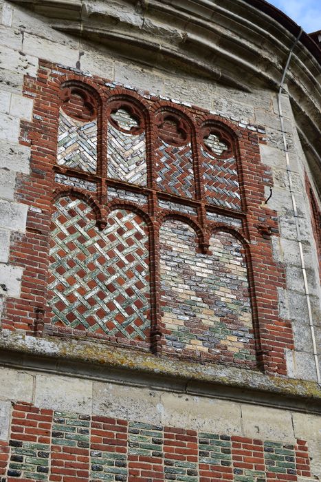 pigeonnier, détail des décors des maçonneries