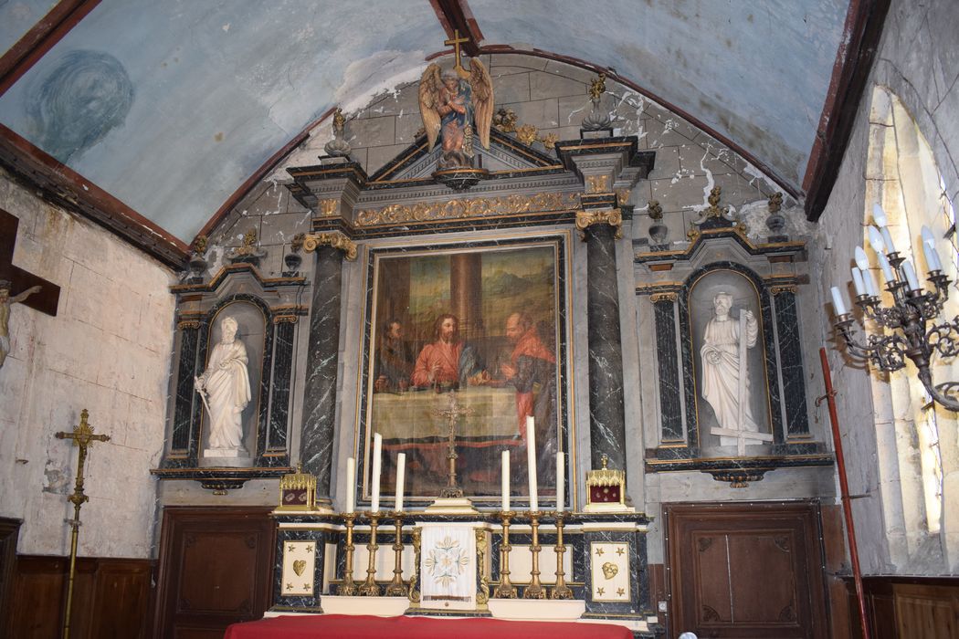 maître-autel, retable, tableau : Disciples d'Emmaüs, statues : Saint Pierre, Saint Paul, Ange adorateur