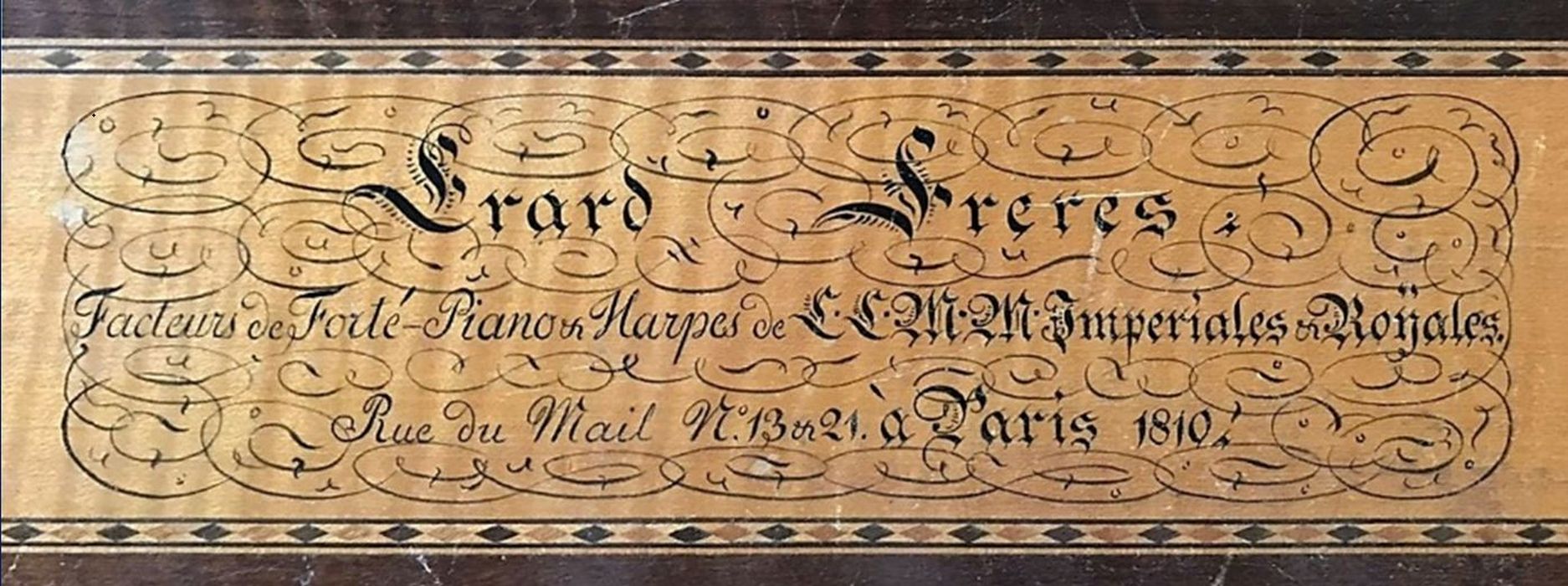 piano forte, détail de la plaque du facteur Erard