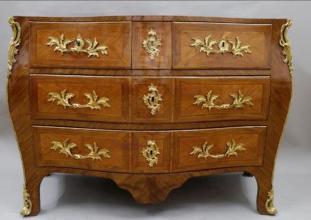 commode - © Ministère de la Culture (France), Conservation des antiquités et des objets d’art des Yvelines – Tous droits réservés