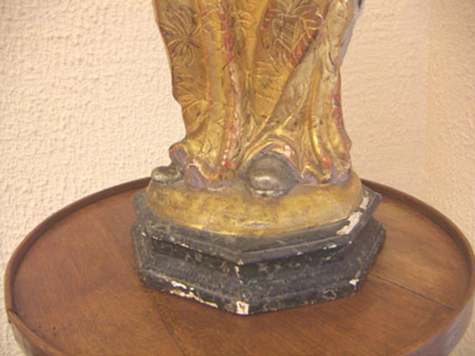 statue : Notre Dame des Grâces, détail - © Ministère de la Culture (France), Conservation des antiquités et des objets d’art des Deux-Sèvres – Tous droits réservés 