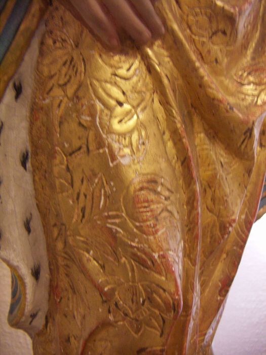 statue : Notre Dame des Grâces, détail