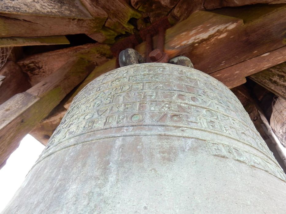 cloche, détail de l’inscription - © Ministère de la Culture (France), Conservation des antiquités et des objets d’art des Deux-Sèvres – Tous droits réservés 