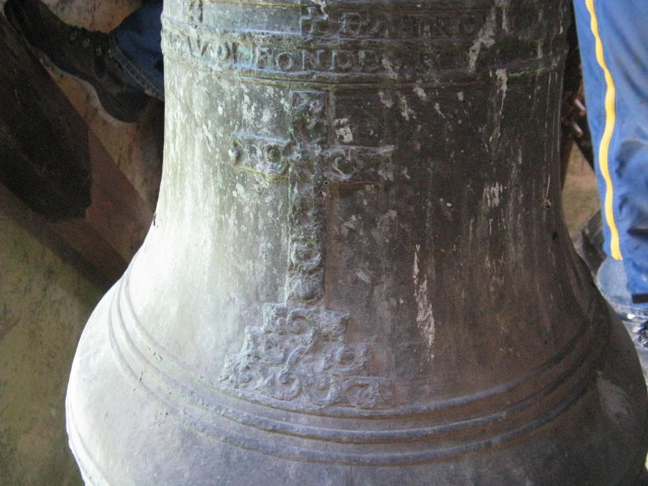 cloche dite saint Junien, vue partielle - © Ministère de la Culture (France), Conservation des antiquités et des objets d’art des Deux-Sèvres – Tous droits réservés 