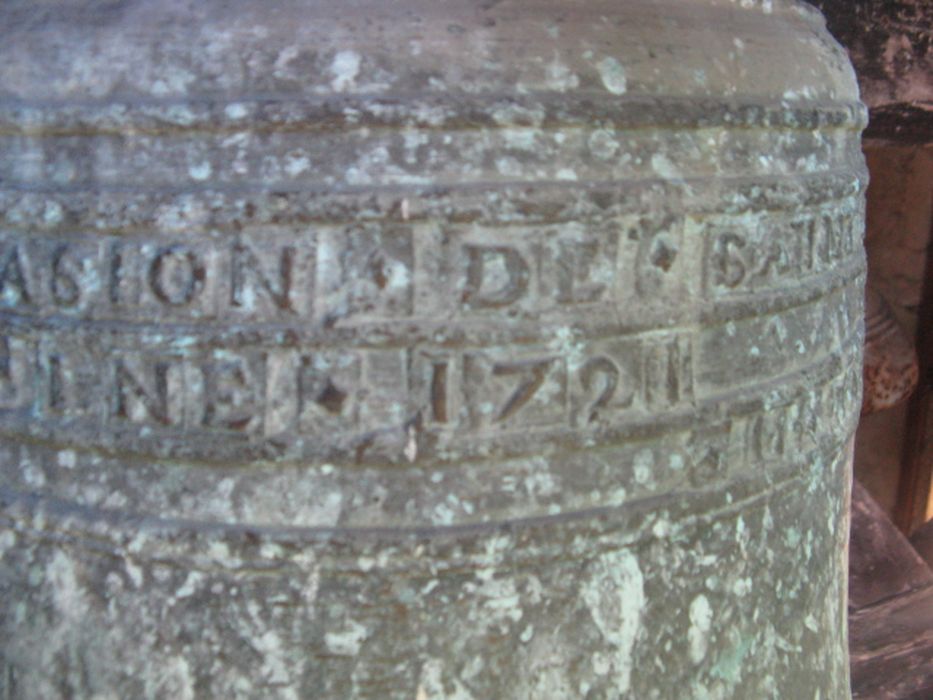 cloche dite saint Junien, détail de l’inscription - © Ministère de la Culture (France), Conservation des antiquités et des objets d’art des Deux-Sèvres – Tous droits réservés 