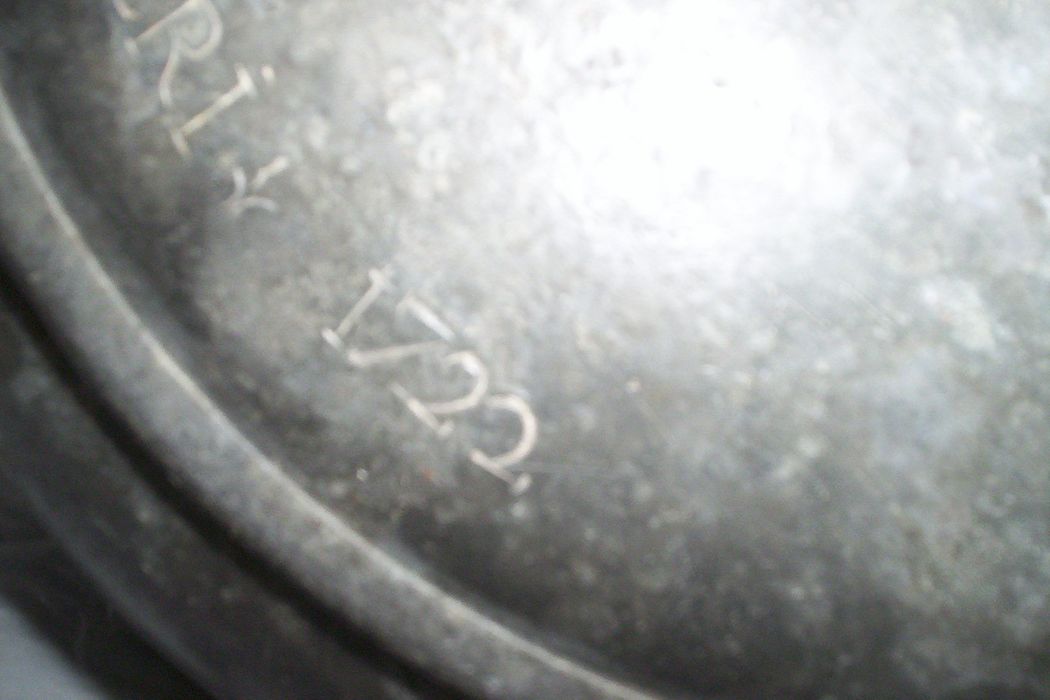 réserve à eau bénite, détail de la date