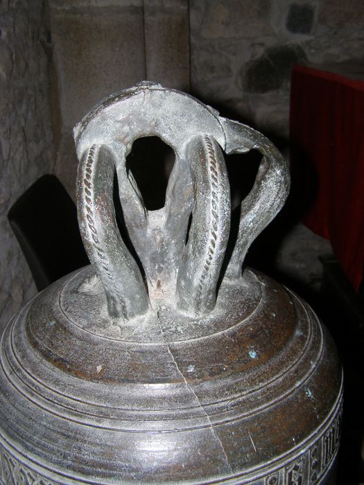 cloche, détail des anses