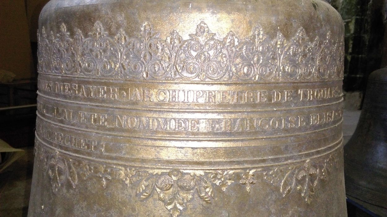 cloche, détail de l’inscription