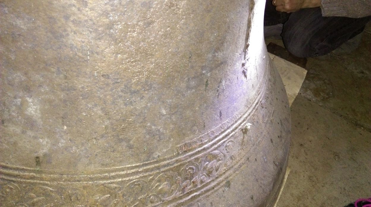 cloche, détail de l’inscription