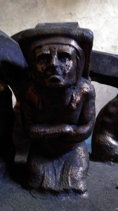 cloche, détail d’une anse