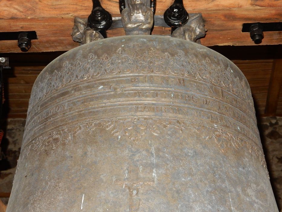 cloche, détail de l’inscription