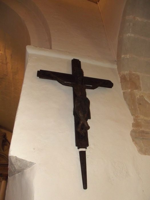 statue : Christ en croix