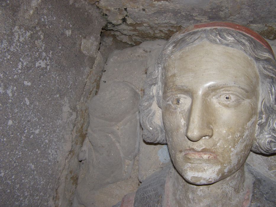 monument (gisant) de Guillaume de Parthenay, détail