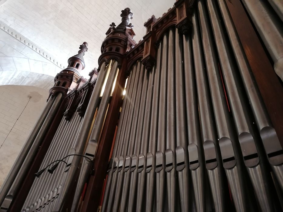 orgue de tribune, vue partielle