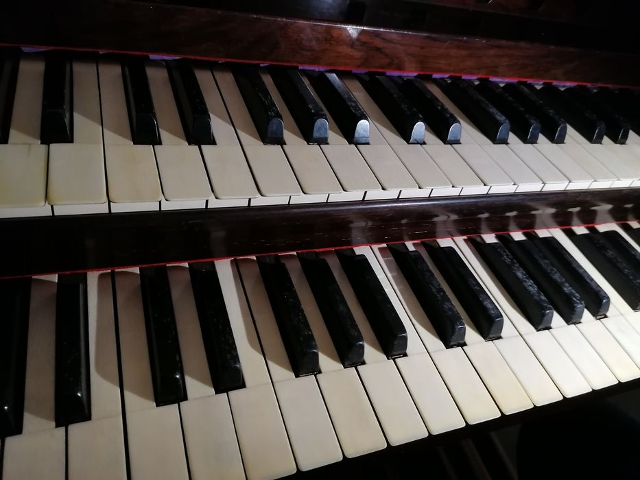 orgue de tribune, détail de la console