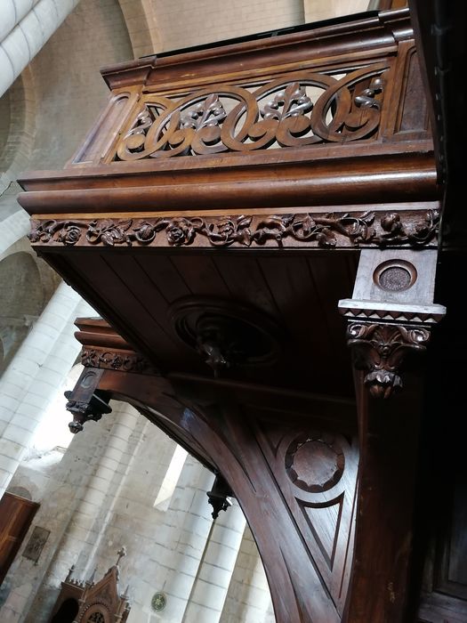 orgue de tribune, vue partielle de la tribune