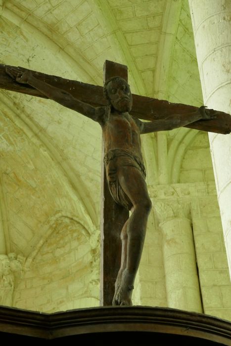 statue : Christ en croix