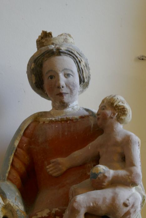 statue : Vierge à l'Enfant, vue partielle