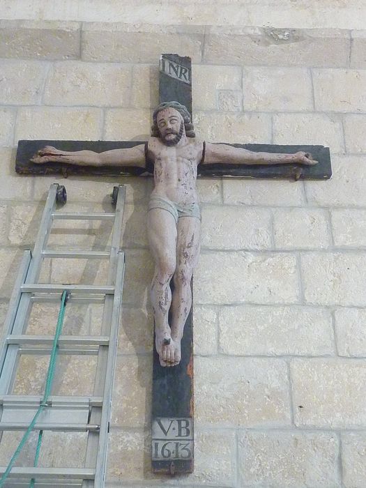 Croix (crucifix) : Christ en croix