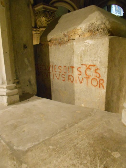 sarcophage de saint Maixent