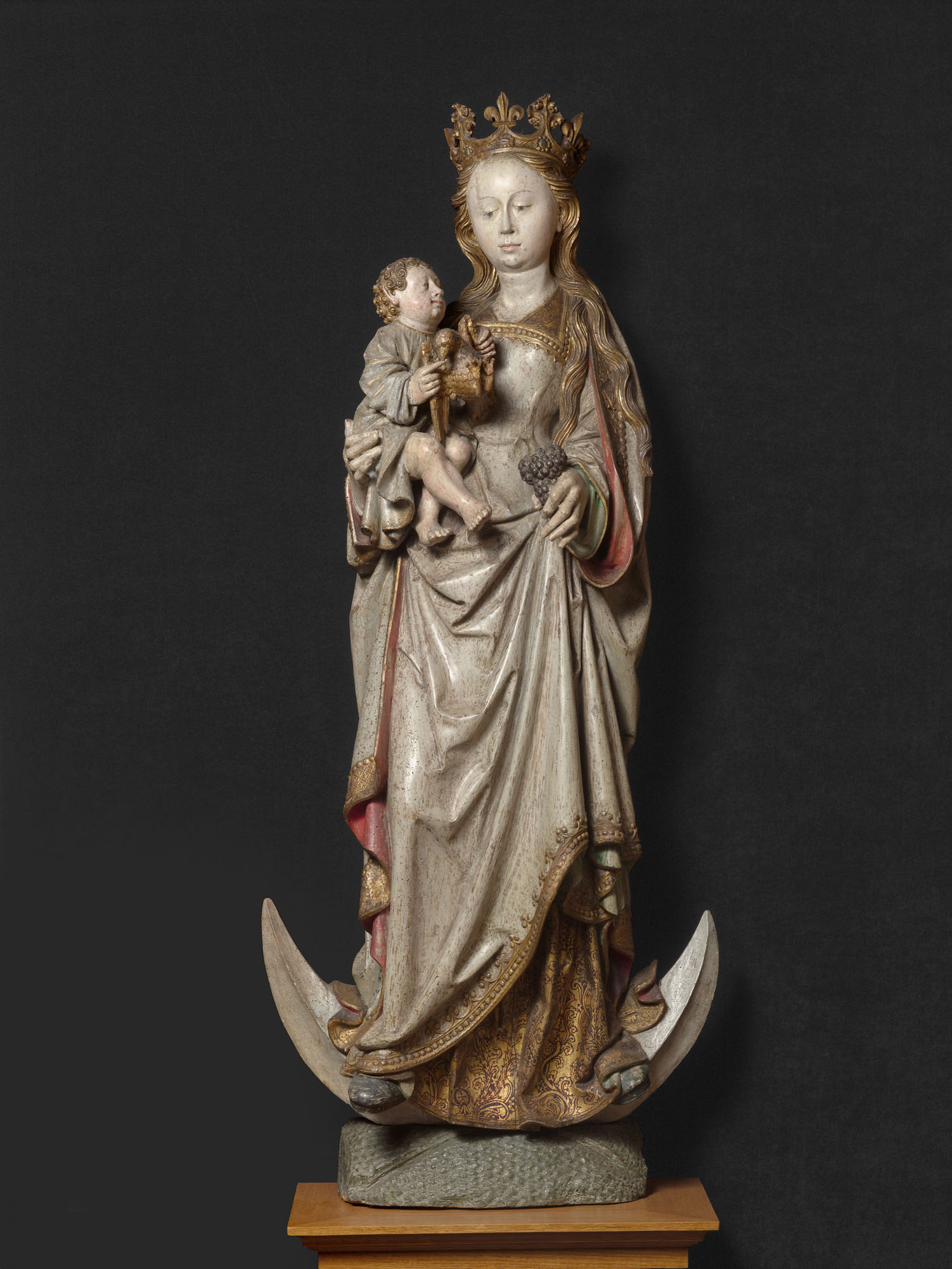 Statue : Vierge à l'Enfant type Vierge de l'Apocalypse