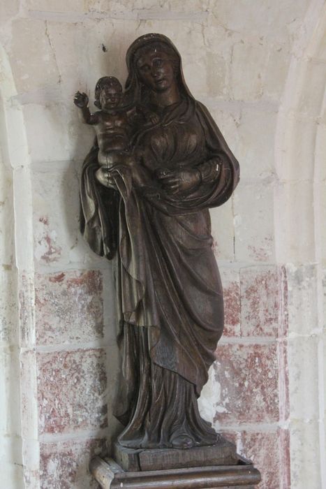 statue : Vierge à l’Enfant - © Ministère de la Culture (France), Conservation des antiquités et des objets d’art de la Somme – Tous droits réservés 