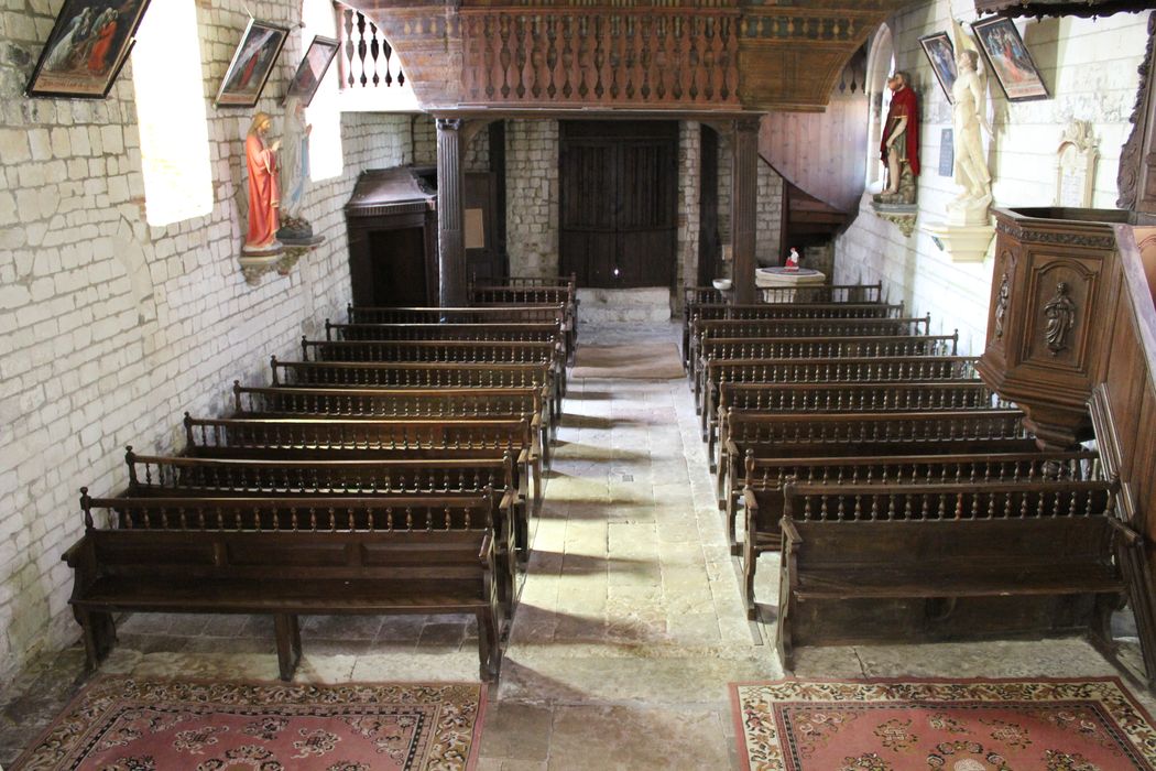 bancs de fidèles - © Ministère de la Culture (France), Conservation des antiquités et des objets d’art de la Somme – Tous droits réservés 