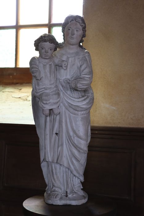 statue : Vierge à l'Enfant - © Ministère de la Culture (France), Conservation des antiquités et des objets d’art de la Somme – Tous droits réservés 