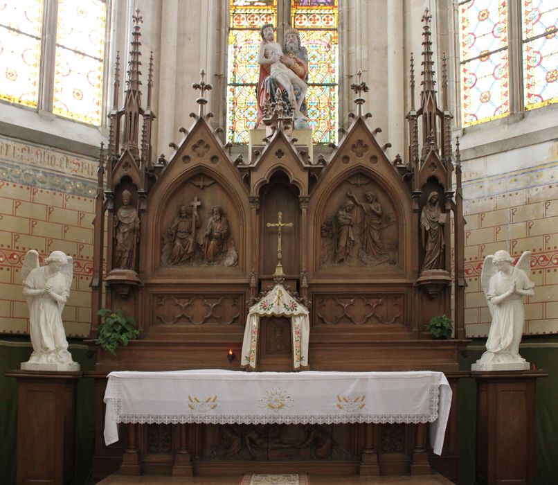 retable, bas-reliefs : Mise au tombeau, Trinité, Baptême du Christ - © Ministère de la Culture (France), Conservation des antiquités et des objets d’art de la Somme – Tous droits réservés 