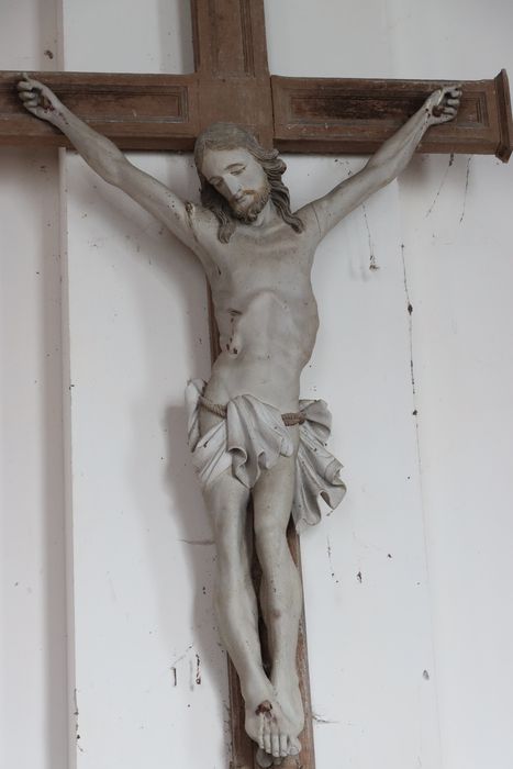 statue : Christ en croix - © Ministère de la Culture (France), Conservation des antiquités et des objets d’art de la Somme – Tous droits réservés 