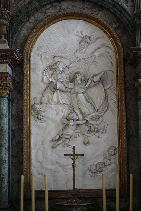 bas-relief : Apothéose de sainte Colette - © Ministère de la Culture (France), Conservation des antiquités et des objets d’art de la Somme – Tous droits réservés 