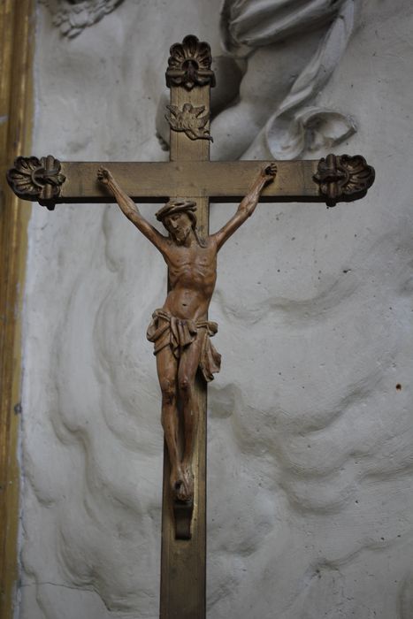 statue (statuette, crucifix) : Christ en croix - © Ministère de la Culture (France), Conservation des antiquités et des objets d’art de la Somme – Tous droits réservés 