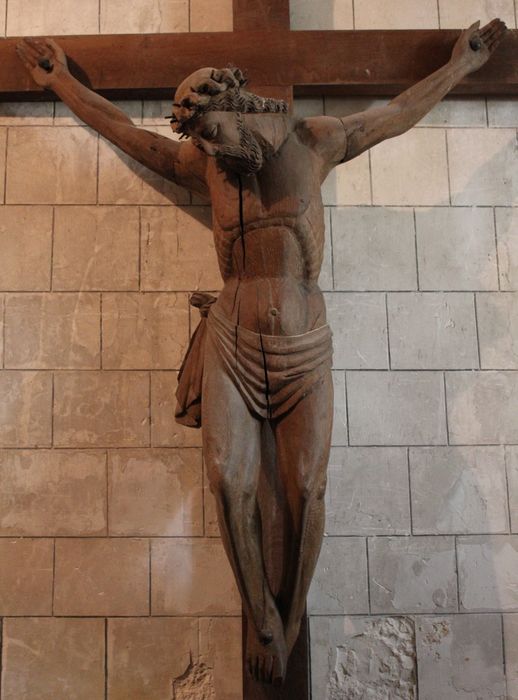 statue : Christ en croix