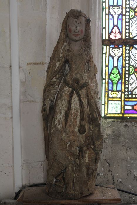 statue : Sainte non identifiée