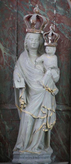 statue : Vierge à l'Enfant
