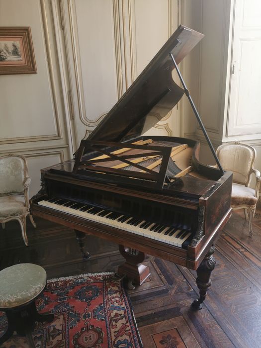 Piano à queue