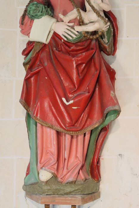 statue : Vierge à l'Enfant, détail