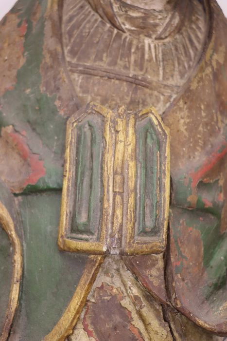 statue : Saint évêque, détail